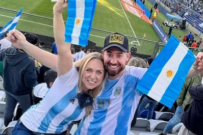 Una pareja de youtubers comparó a las hinchadas de River y Boca: cuál suena más fuerte