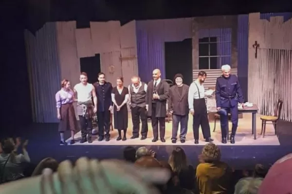 Jóvenes del Belgrano y del Goretti fueron por primera vez a un teatro