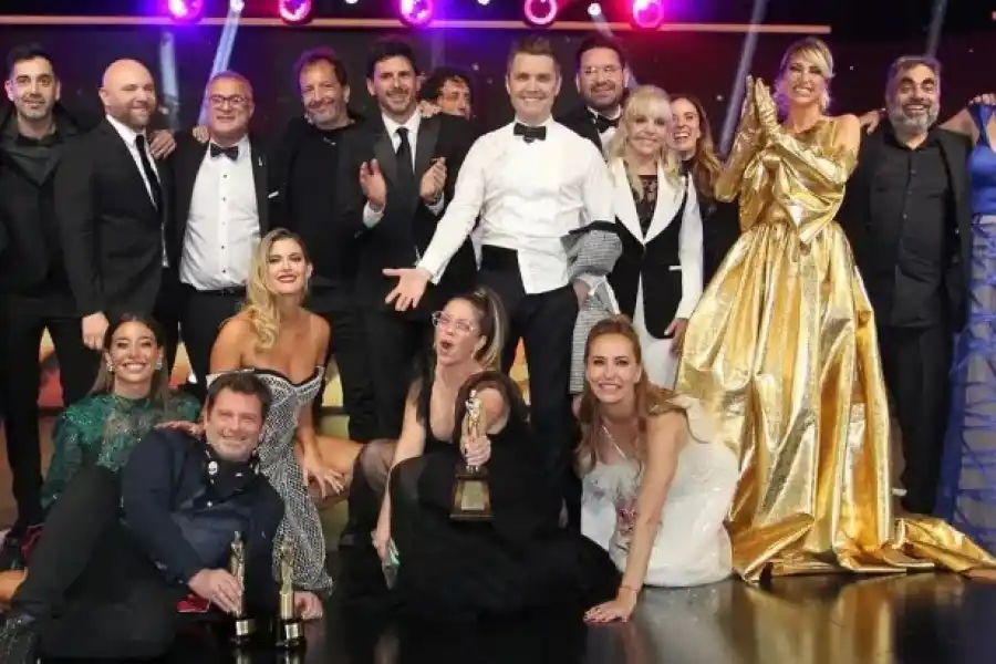 LA VOZ ARGENTINA. Doble premio, como Big Show y al mejor jurado.   captura de video telete