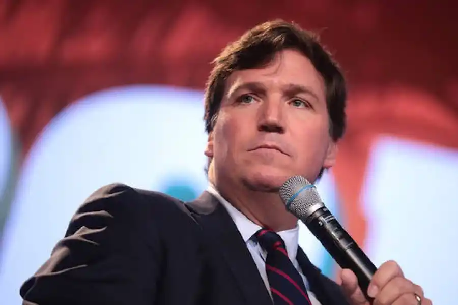 La teoría delirante detrás de los ataques racistas