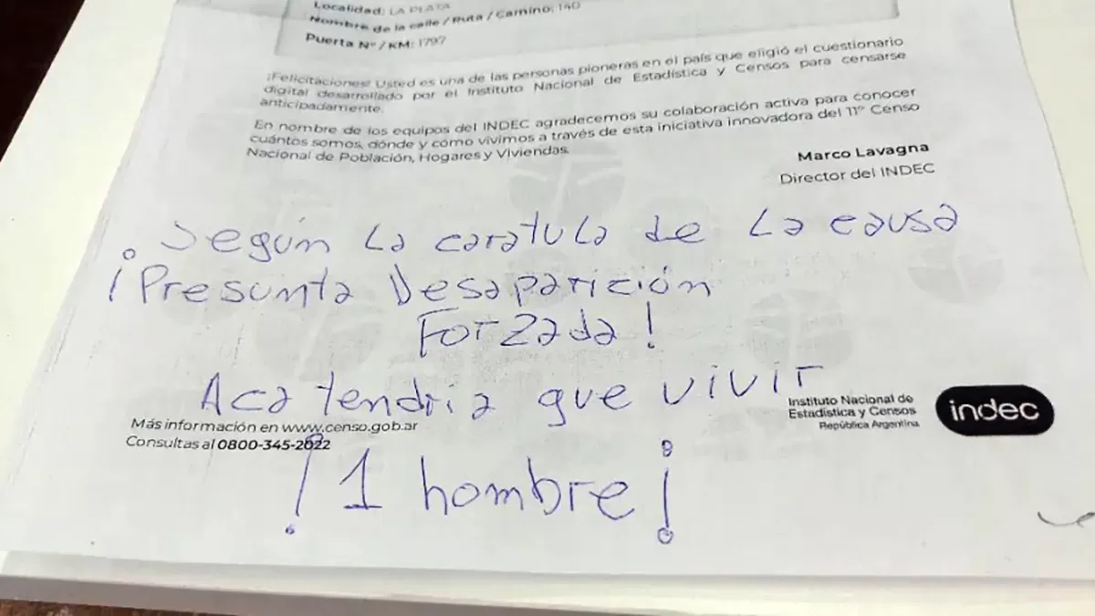 La nota que el hijo de Julio López pegó en la puerta de su casa