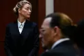Por qué Johnny Depp no mira a los ojos a Amber Heard en el juicio