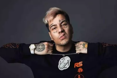 Duki dio un impactante mensaje sobre la salud mental en medio de su show