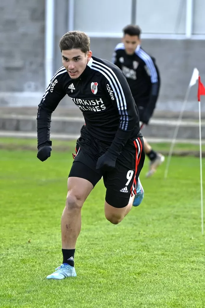 AL ATAQUE. Julián Álvarez es una de las principales cartas de gol de River. 