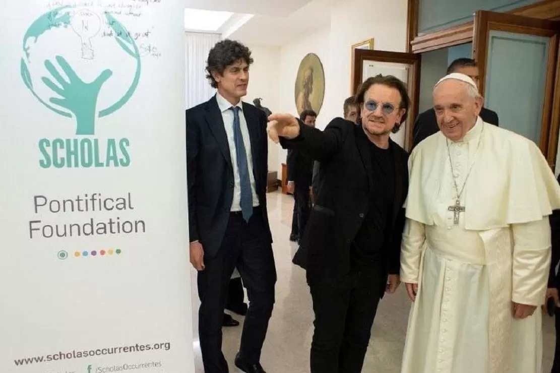 Lousteau, Bono y el Papa. 
