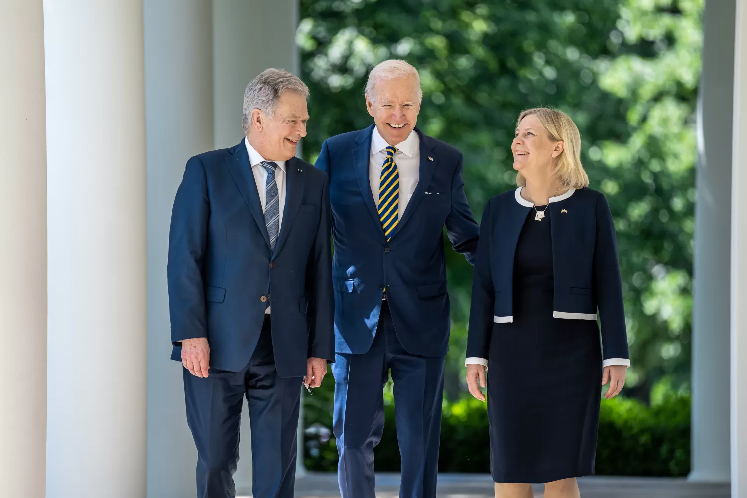 RESPALDO. Joe Bien junto a los presidentes de Suecia y Finlandia. Foto tomada de Twitter: @POTUS