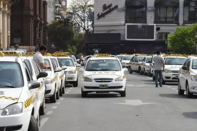 Taxistas de la capital pidieron al Concejo un aumento de la tarifa del 70%