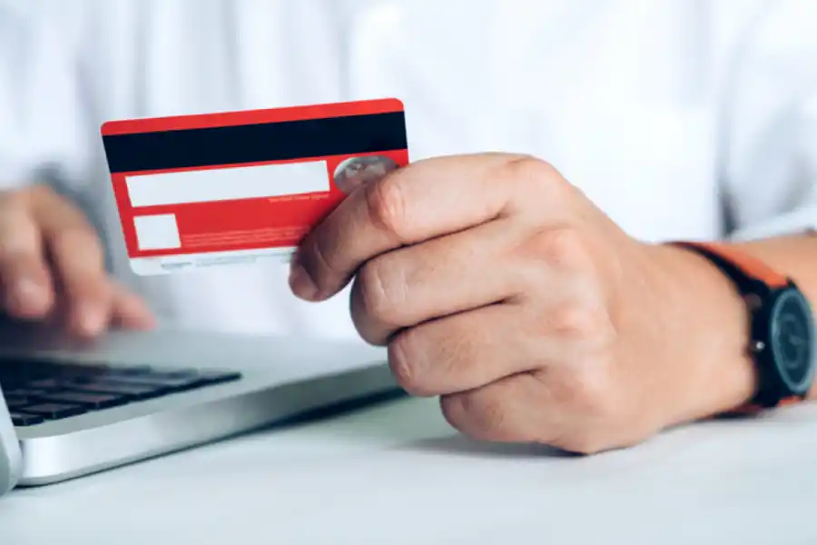 ¿Cómo puedo sacar una tarjeta de crédito sin recibo de sueldo?