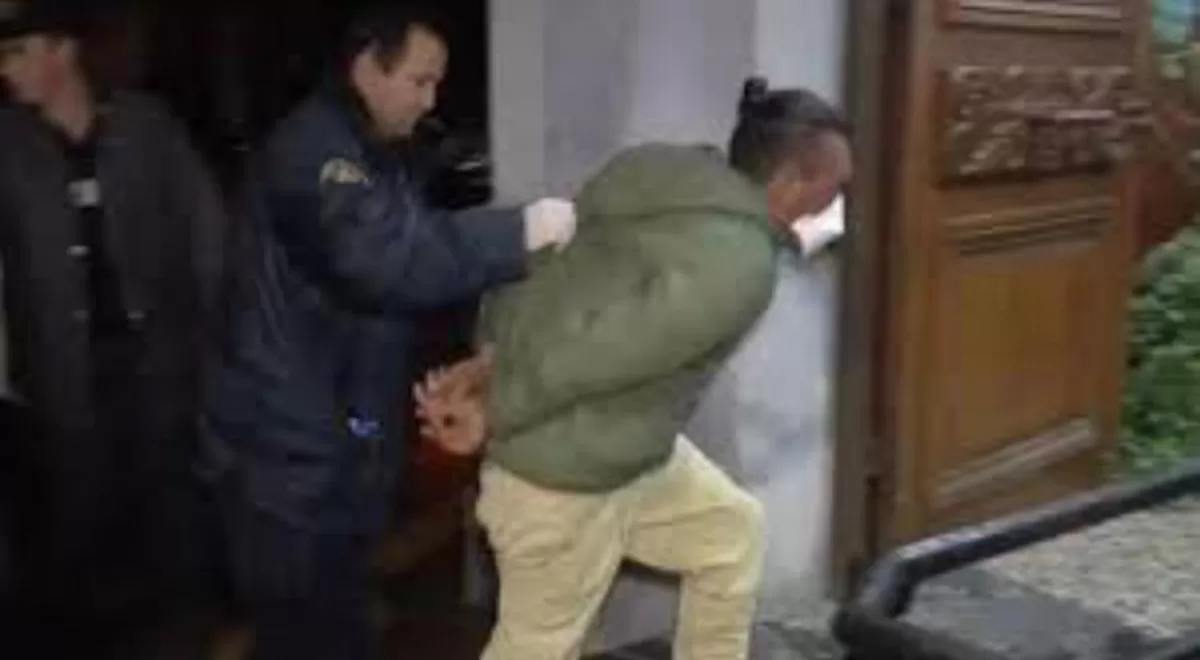 El momento de la detención de Sena.