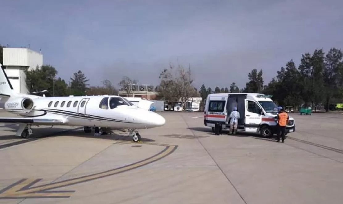 Una tucumana debió ser trasladada de urgencia en el avión sanitario para un trasplante hepático