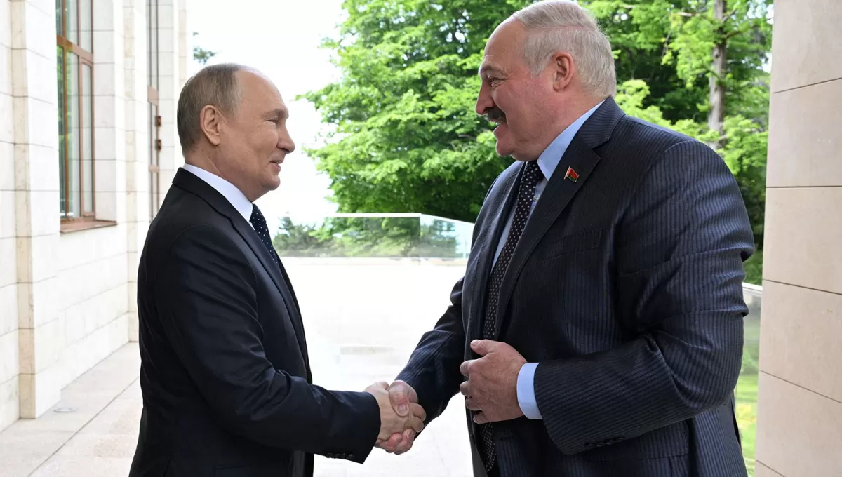 ALIADO. Putin y Lukashenko mantuvieron un encuentro para mostrarse fuertes ante las sanciones de occidente.