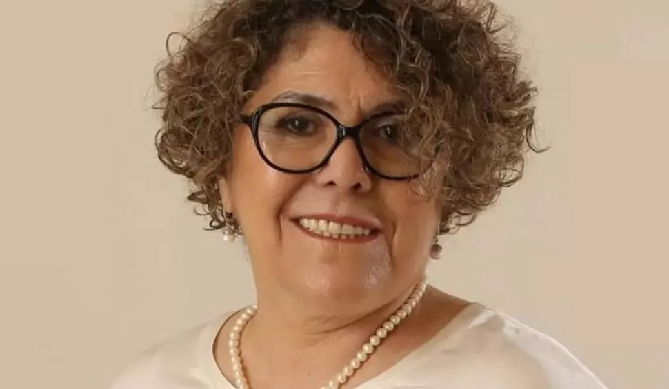 TRISTEZA EN EL AMBIENTE POLÍTICO EDUCATIVO DE LA UNT. Falleció Perla Escudero, decana electa de la Facultad de Derecho.