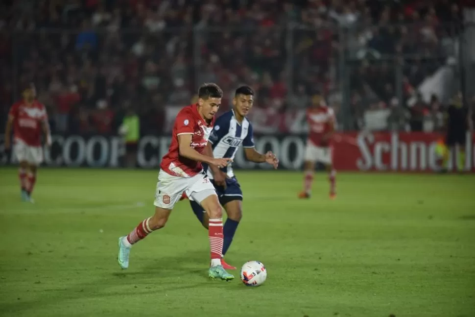 MOVEDIZO. Jourdan generó desequilibrio por las bandas y complicó siempre. la gaceta / fotos de inés quinteros orio 