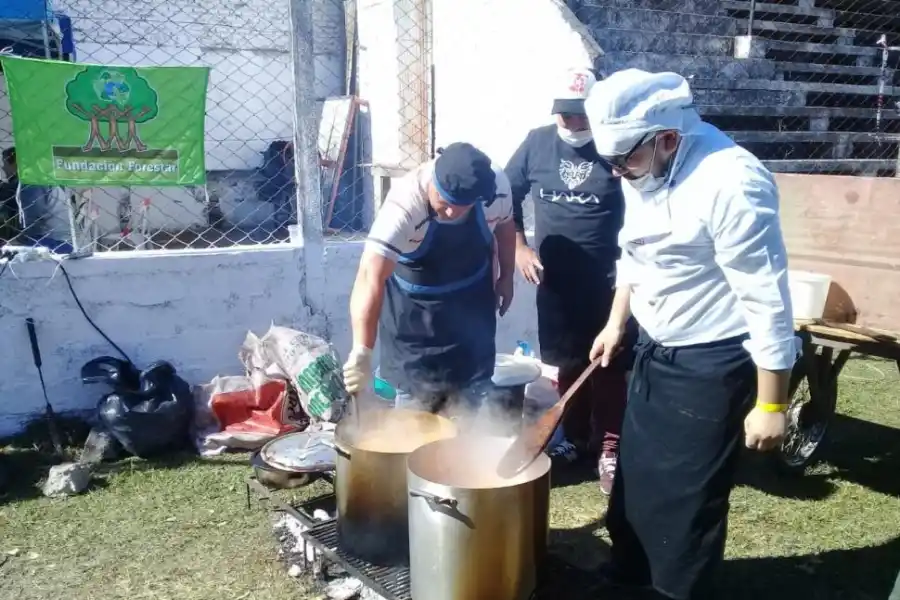 A FUEGO LENTO. La clave -dicen los expertos- es cocinarlo a leña. 