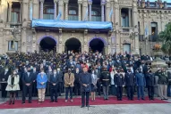 Un chocolate caliente y el izamiento de la bandera abrieron los festejos patrios en Tucumán