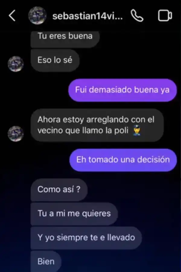 Los chats de Sebastián Villa.