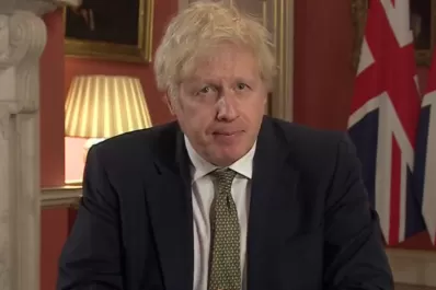 Boris Johnson reveló que Vladimir Putin lo amenazó con atacarlo con un misil