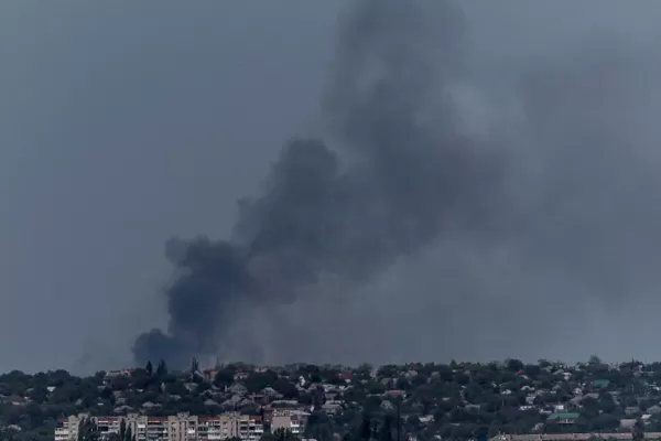 Dos rusos se declaran culpables de crímenes de guerra cometidos en Ucrania