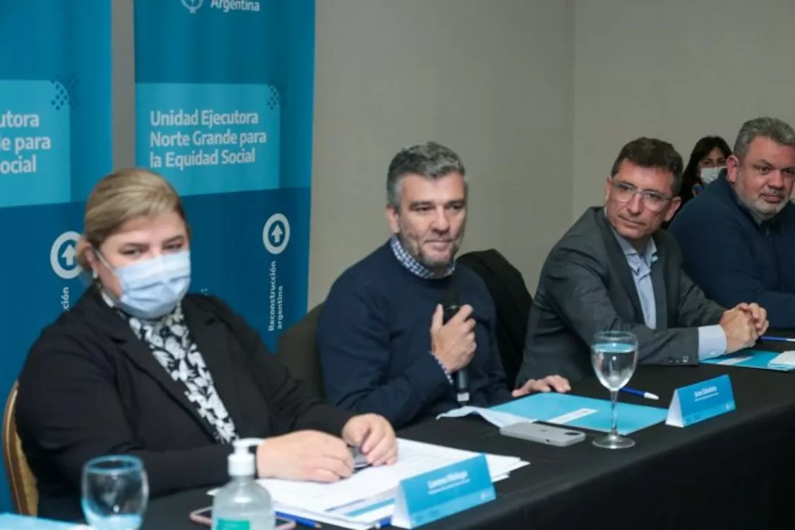MINISTROS DE DESARROLLO SOCIAL. Encabezaron el encuentro Juan Zabaleta y Lorena Málaga.