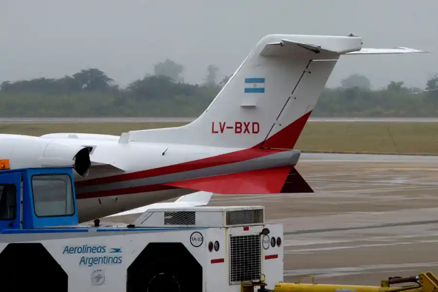 POSTAL ATÍPICA. El aeropuerto, estacionamiento de aviones debido a la cumbre de gobernadores.