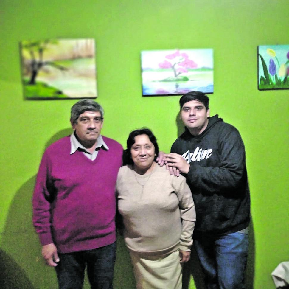 MARÍA EUGENIA SORIA OLMOS. Aparece junto a su sobrino. 