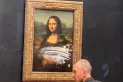 Atacaron la Gioconda en el Louvre: le arrojaron un pedazo de torta