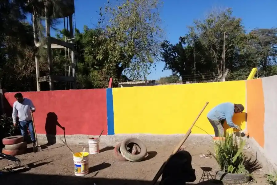 ESCUELA 287. Se pintó el jardín de infantes -incluso el patio de juegos- para darle otra impronta al establecimiento. 