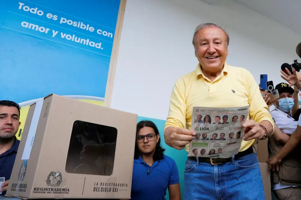 SORPRESA. Hernández, un “populista” de derecha, entró en el balotaje.  