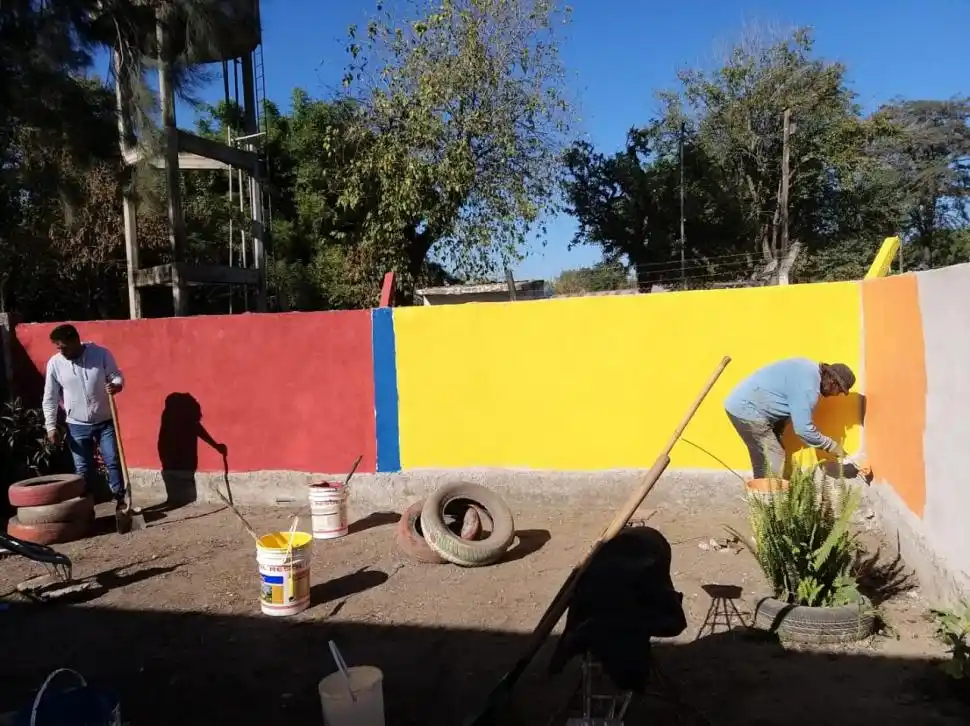 ESCUELA 287. Se pintó el jardín de infantes -incluso el patio de juegos- para darle otra impronta al establecimiento. 