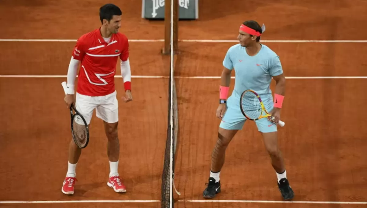 FRENTE A FRENTE. Djokovic y Nadal protagonizarán el enfrentamiento N° 10 entre ambos en el Philippe-Chatrier de París. 