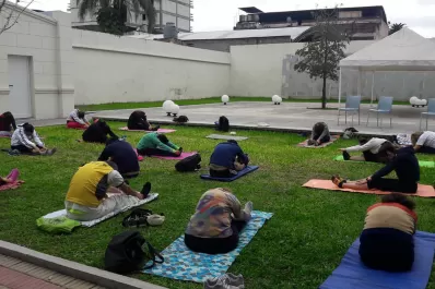 Clases de yoga gratuitas: horarios y espacios de práctica