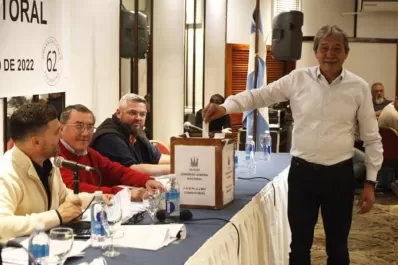 Petroleros ratifican a Pedro Milla hasta 2026