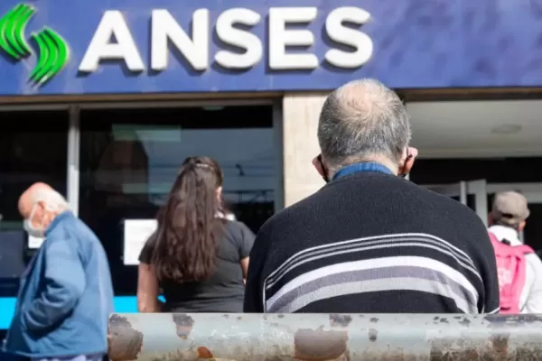 Jubilados y pensionados: cuándo cobran el aguinaldo de junio con el aumento