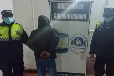 Intentó robar en una casa, y terminó siendo linchado por 10 personas