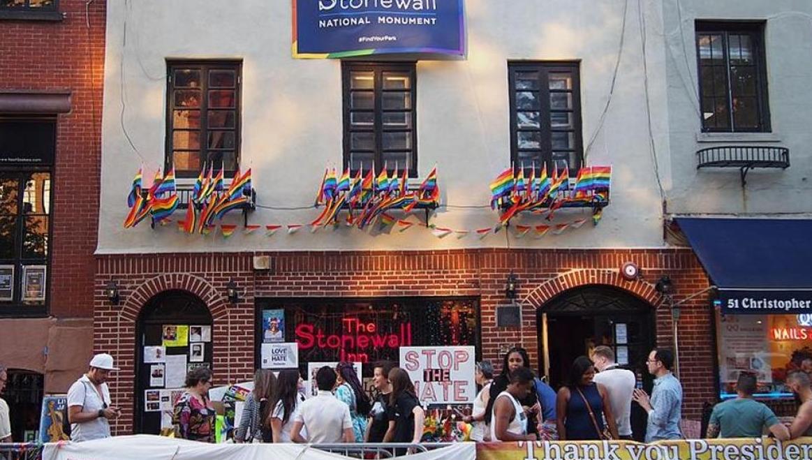 Stonewall Inn, lugar donde nació el movimiento LGBT
