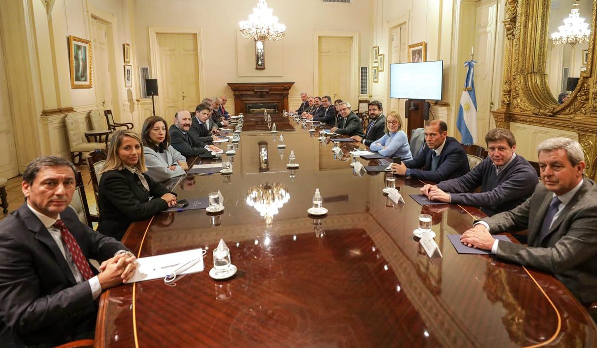 MITIN. Gobernadores le pidieron a Alberto Fernández mayor federalismo en la distribución de fondos.