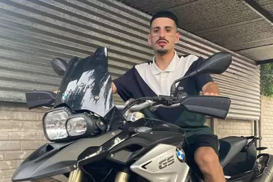 Quién era “El Noba”, el cantante de cumbia que murió manejando su moto