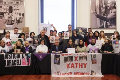 El presidente Alberto Fernández recibió a familiares de víctimas de femicidio