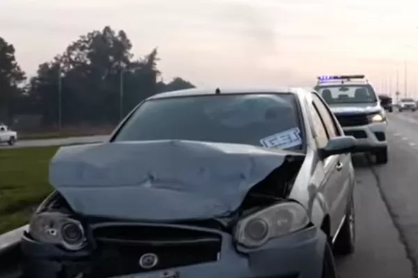 Dos autos chocaron en la avenida de Circunvalación