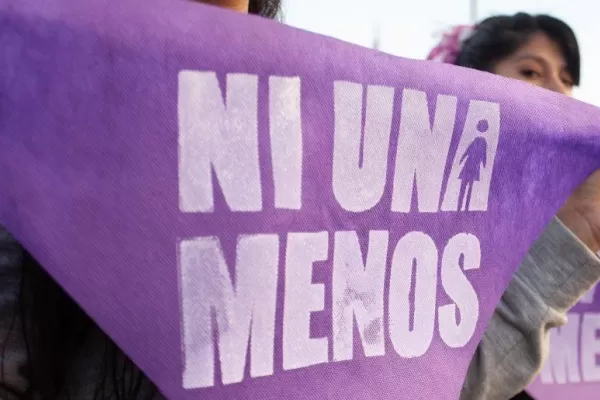 Detuvieron a un hombre por morder y lesionar a su novia