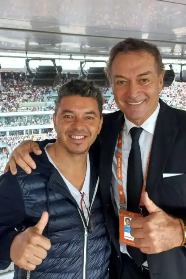 Marcelo Gallardo junto a José Luis Clerc en Roland Garros