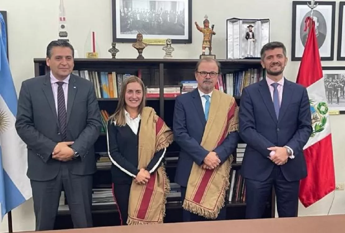 El Gobierno busca que Tucumán vuelva a tener conectividad con Lima