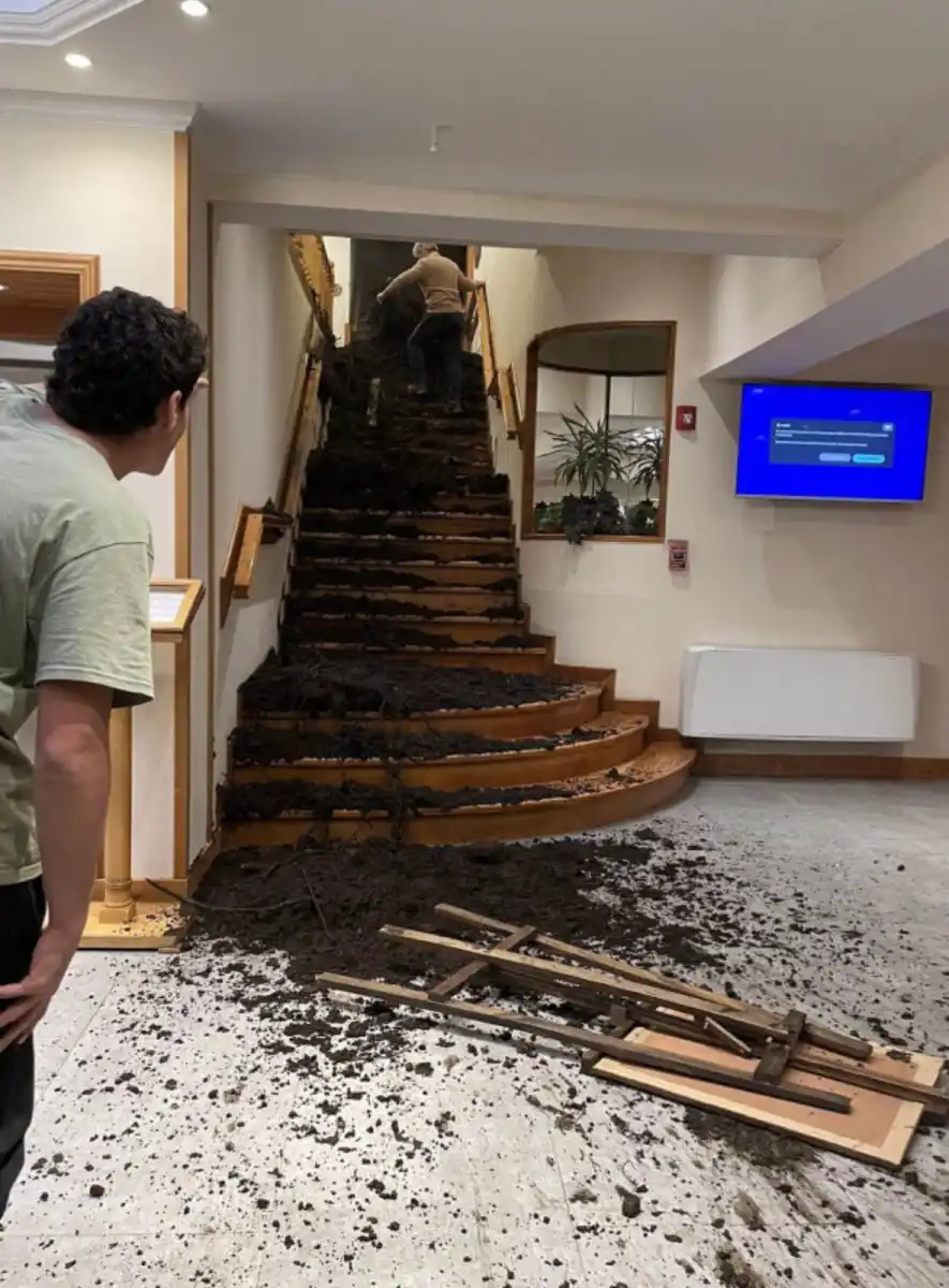 El barro llegó hasta lugares inimaginables.