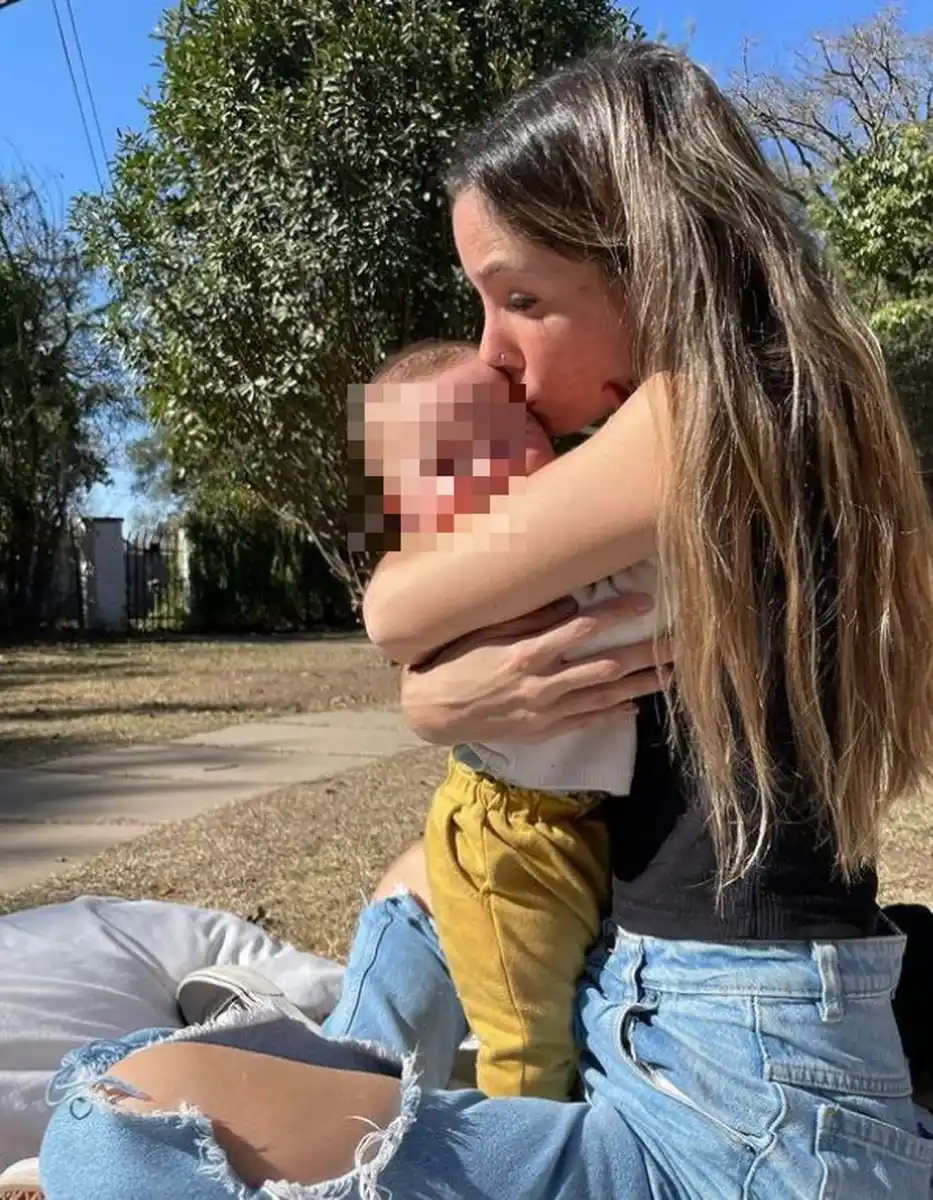 Conmoción por la muerte de una joven tucumana y su bebé de 10 meses