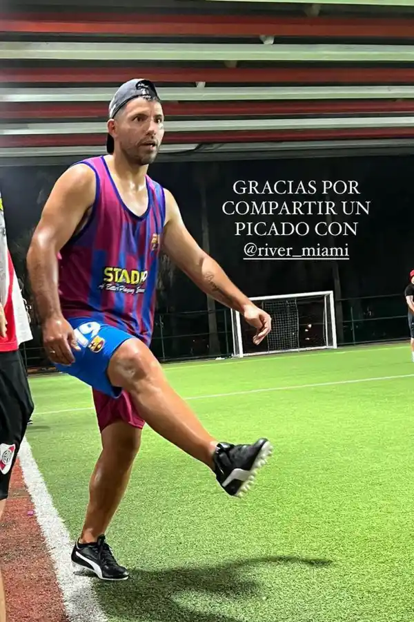 El Kun Agüero regresó al fútbol tras su problema cardíaco: jugó un picado con hinchas de River en Miami