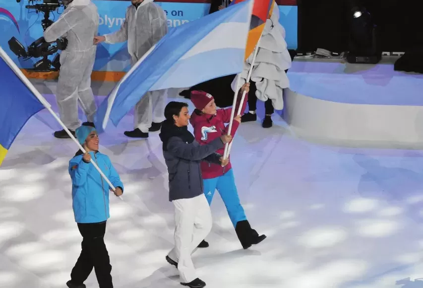 En la apertura de los juegos, Tiziano se lució al llevar la bandera celeste y blanca