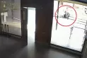 Por el asalto a una policía, condenan a prisión condicional a uno de los delincuentes