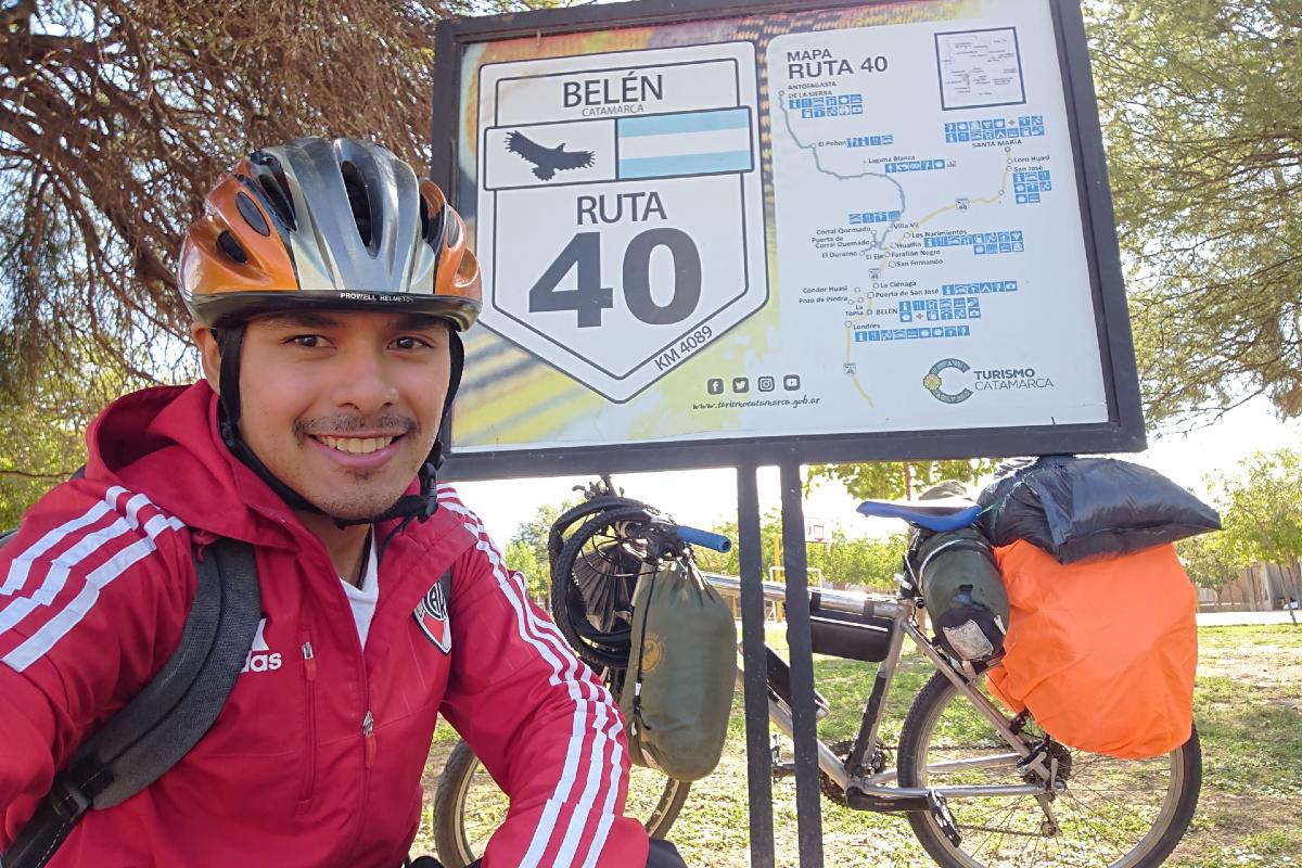 Una aventura única: viajó en bicicleta desde Yerba Buena hasta San Martín de los Andes