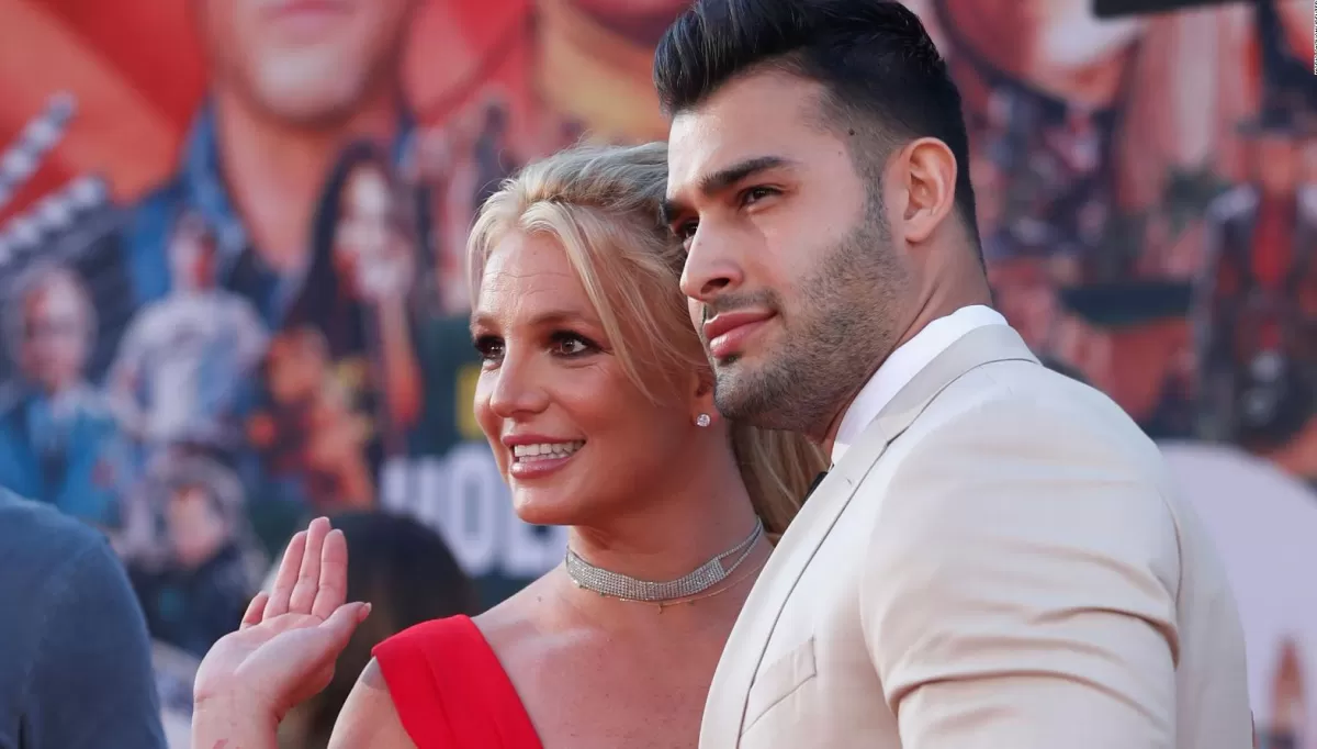 Britney junto a su novio 