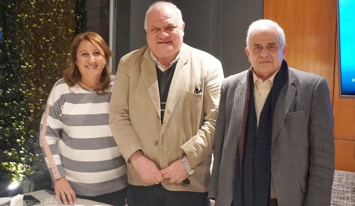 MITIN. El legislador Federico Masso se reunió con la presidenta del Partido Socialista en el ámbito nacional, Mónica Fein.